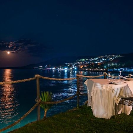 Hotel Lido Degli Scogli Crotone Exteriör bild