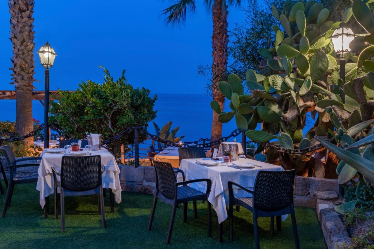 Hotel Lido Degli Scogli Crotone Exteriör bild